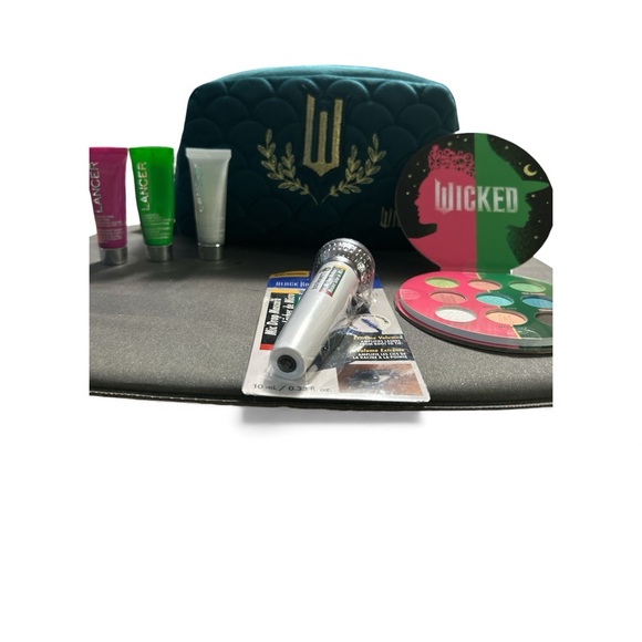 Wicked Quilted Makeup Bag with Wicked palette, mascara & crème - Picture 2 of 6